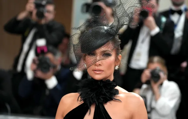  جينيفر لوبيز Jennifer Lopez ،ميت غالا 2023 (مصدر الصورة :Jeff Kravitz/FilmMagic)