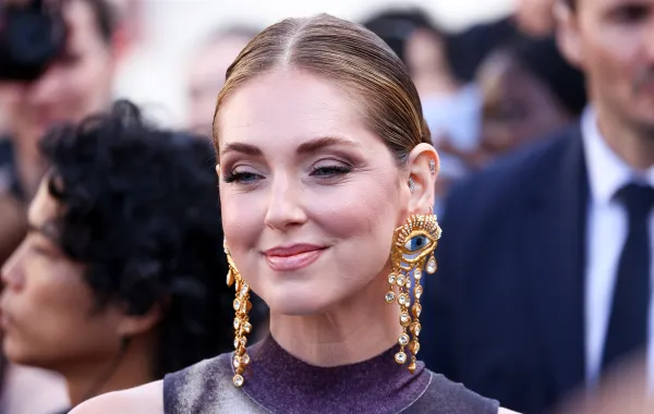 كيارا فيراني Chiara Ferragni في عرض دار سكياباريللي Schiaparelli في باريس لخريف وشتاء 2026 -2027(مصدر الصورة: Marc Piasecki/WireImage)