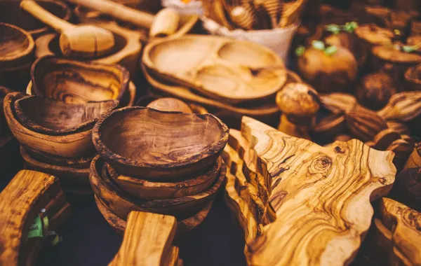  أوان مصنوعة من خشب الزيتون