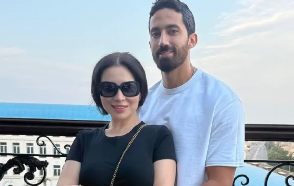 مي عزالدين وزوجها أحمد تيمور- الصورة من حساب تيمور في إنستغرام