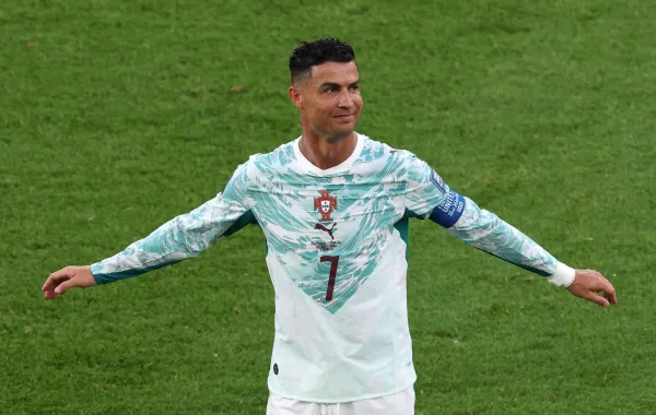 كريستيانو رونالدو في تورنتو أونتاريو (Cristiano Ronaldo in Toronto, Ontario). مصدر الصورة: Mattia Ozbot/Getty Images/AFP