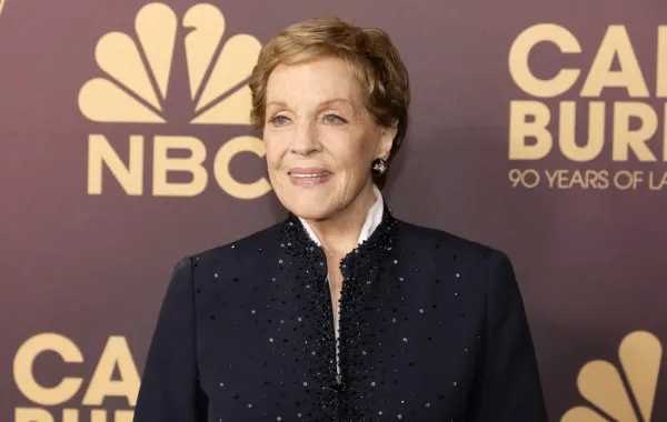 النجمة البريطانية جولي أندروز Julie Andrews - Photo by KEVIN WINTER / GETTY IMAGES NORTH AMERICA / GETTY IMAGES VIA AFP