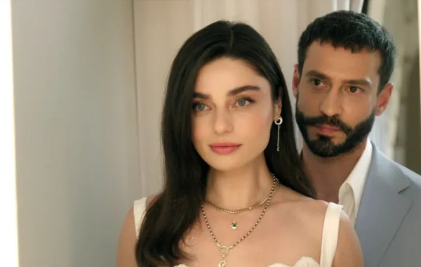 المسلسل التركي حب محتمل (Muhtemel Aşk) - الصورة سكرين شوت من الحلقة العاشرة