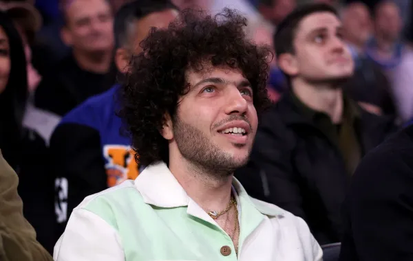 بيني بلانكو في مدينة نيويورك (Benny Blanco in New York City). مصدر الصورة: Elsa/Getty Images/AFP