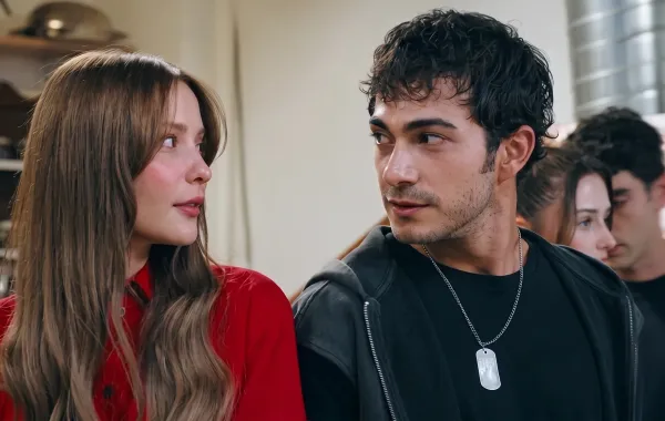 سكرين شوت من مسلسل اسطنبول رأسا على عقب الحلقة 11
