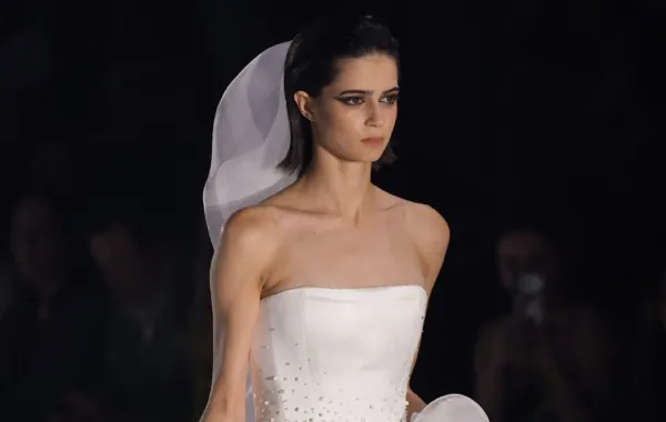              من عرض ستيفان رولان Stephane Rolland لربيع صيف 2026-2027 الصورة من Launchmetrics/Spotlight©