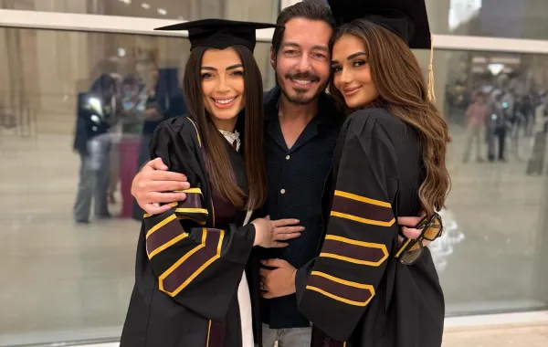 أحمد زاهر مع ملك وليلى- الصورة من حساب أحمد زاهر على إنستغرام 