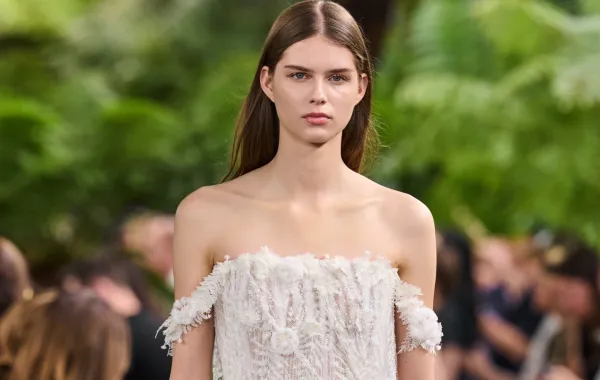 من عرض كريستيان ديور Christian Dior لخريف شتاء 2026-2027 -الصورة من LaunchmetricsSpotlight ©