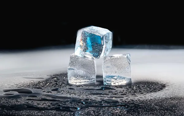 هل تجدي حيلة تيك توك المتمثلة في إضافة الثلج إلى ماء الممسحة عند غسل أرضيات المنزل؟