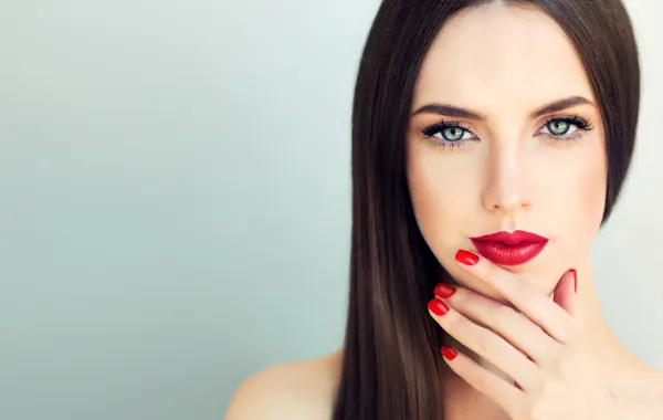 لون طلاء الأظافر المناسب لبرجك