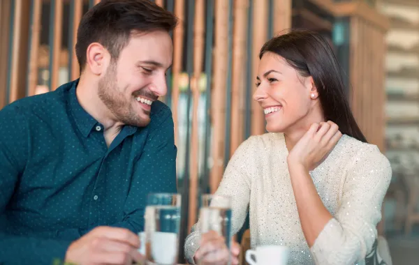 عبارات حب لا تُنسَى للزوج والزوجة والخطيب والخطيبة