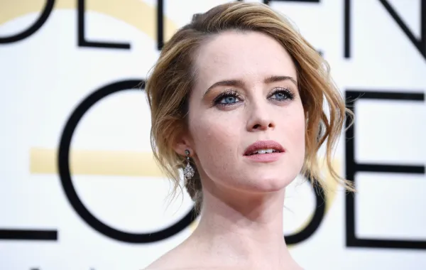 كلير فوي Claire Foy في حفل  74th Annual Golden Globe Awards عام 2017 في كاليفورنيا - مصدر الصورة Frazer Harrison / GETTY IMAGES NORTH AMERICA / Getty Images via AFP