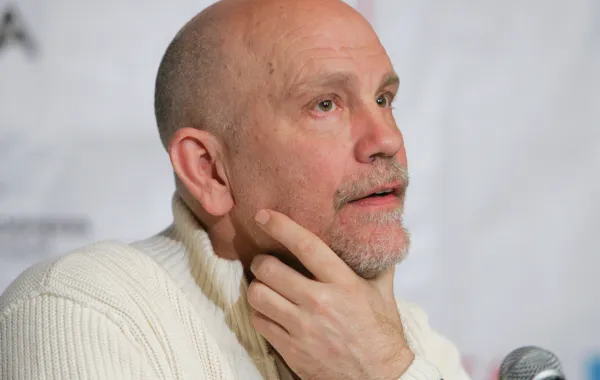 جون مالكوفيتش John Malkovich في مهرجان تريبيكا السينمائي 2006. مصدر الصورة: Thos Robinson / Getty Images North America / Getty Images via AFP