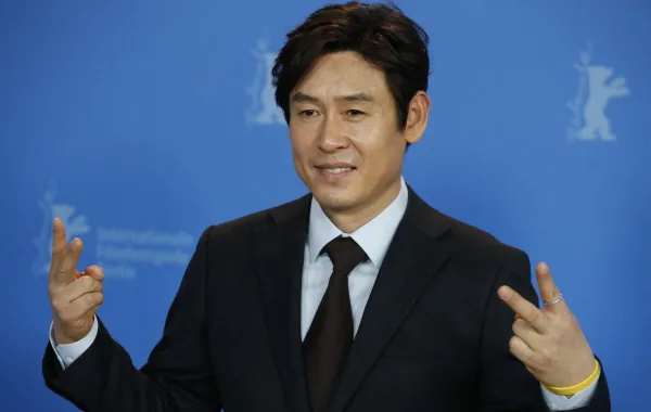 سول كيونغ غو Sol Kyung-gu في مهرجان برلين السينمائي 2019. مصدر الصورة: Odd ANDERSEN / AFP