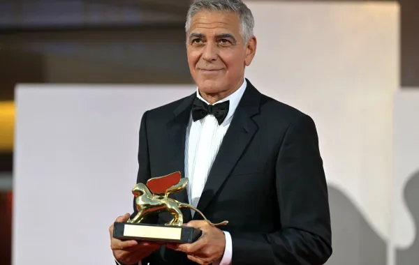 جورج كلوني George Clooney في مهرجان فينيسيا 2026. مصدر الصورة: Stefano RELLANDINI / AFP