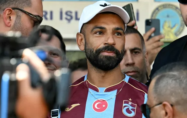 محمد صلاح في اسطنبول ( Mohamed Salah in Istanbul). مصدر الصورة: Ozan KOSE / AFP