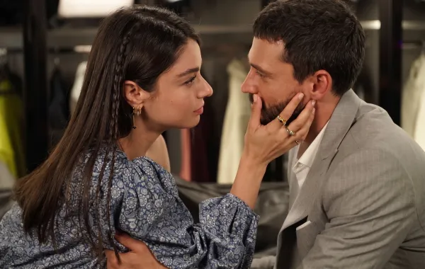 المسلسل التركي حب محتمل (Muhtemel Aşk) - الصورة سكرين شوت من الحلقة 12