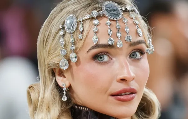 سابرينا كاربنتر في نيويورك (Sabrina Carpenter in New York)- مصدر الصورة:  Angela Weiss / AFP