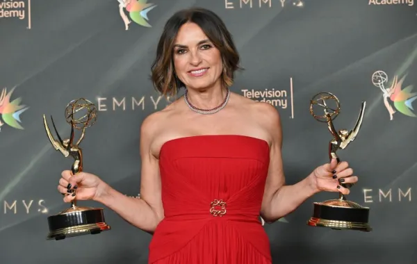 ماريسكا هارجيتاي من حفل توزيع جوائز إيمي الـ 78 ( Mariska Hargitay  of the 78th Emmy Awards )- مصدر الصورة: Lisa O'CONNOR / AFP