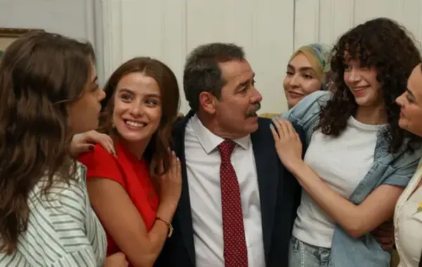 مسلسل الزواج جميل. الصورة من قناة TRT التركية العارضة للمسلسل