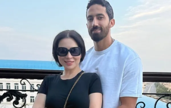 مي عزالدين وزوجها أحمد تيمور- الصورة من حساب تيمور في إنستغرام