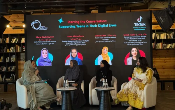 جانب من جلسة «بدء الحوار: دعم المراهقين في حياتهم الرقمية»، بمشاركة منى أبو سليمان، لبنى الخضيري، ولاء عيطة، وملاك جعفر تصوير خاص لسيدتي