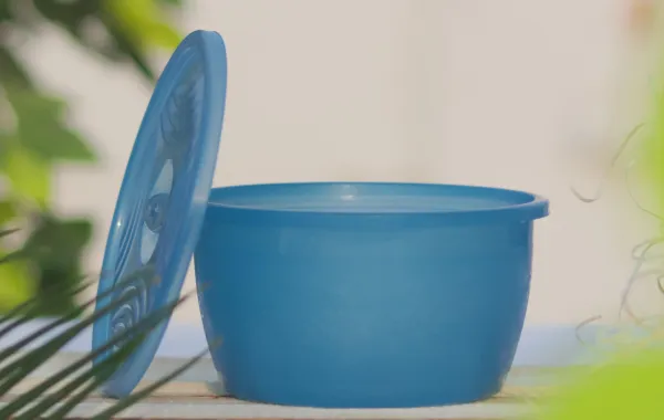 طرق سهلة لتنظيف وتعقيم عبوات حفظ الطعام