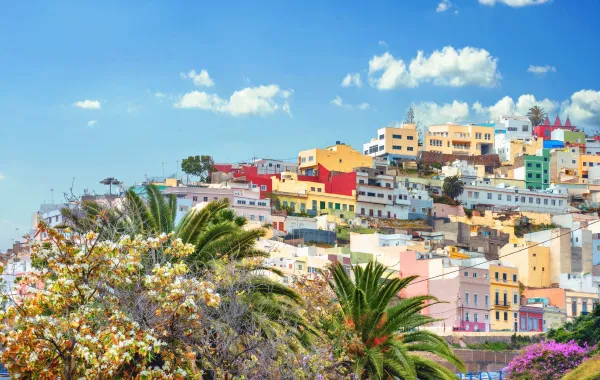 متعة السياحة في جزر الكناري/ تصوير: Valery Bareta من shutterstock 