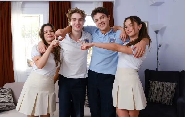نجوم مسلسل ما زلت في السابعة عشر - الصورة من حساب المسلسل على انستغرام