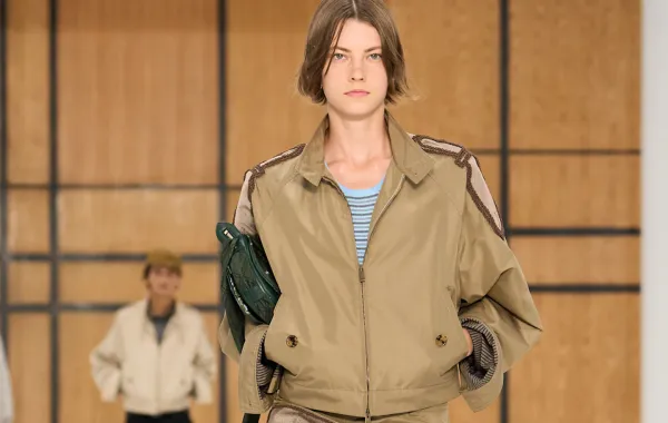 بربري Burberry ربيع صيف 2027 - مصدر الصورة Launchmetrics/Spotlight ©