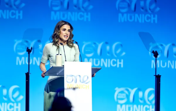 الملكة رانيا العبد الله في ميونيخ، ألمانيا (Queen Rania Al Abdullah in Munich, Germany). مصدر الصورة: Leonhard Simon/Getty Images