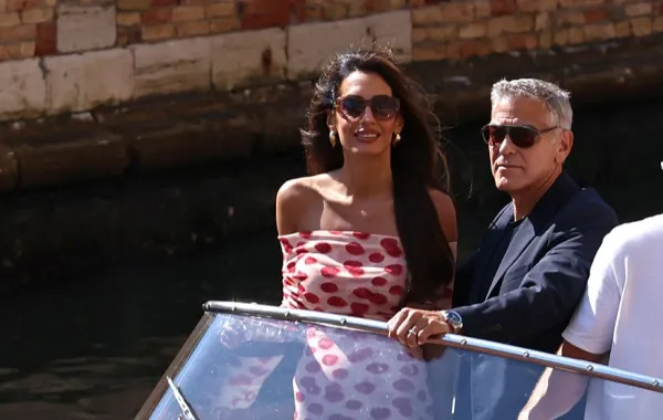 أمل وجورج كلوني Amal & Geoges Clooney في مهرجان فينيسيا السينمائي - (مصدر الصورة  Victor Boyko/Getty Images for Finch & Partners and Creative Artists Agency)