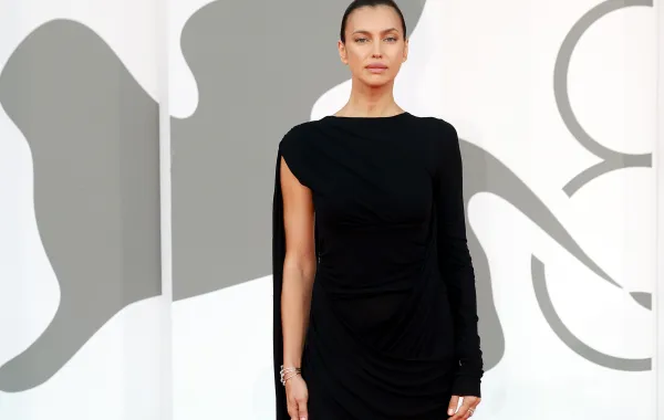 إيرينا شايك Irina Shayk في مهرجان فينيسيا السينمائي 2026 (مصدر الصورة: Franco Origlia/Getty Images)