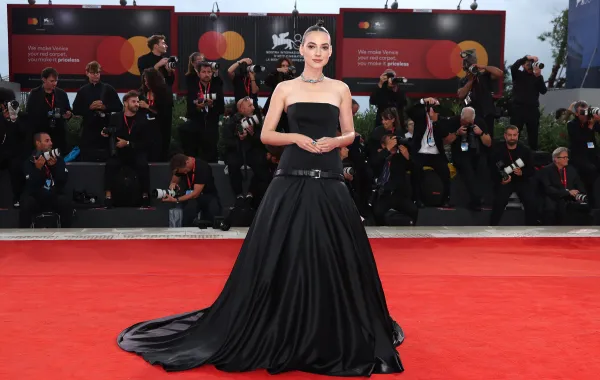 أندريا كريستيا في مهرجان فينيسيا السينمائي 2026 ، Andrea Cristea (مصدر الصورة:Aurore Marechal/Getty Images)