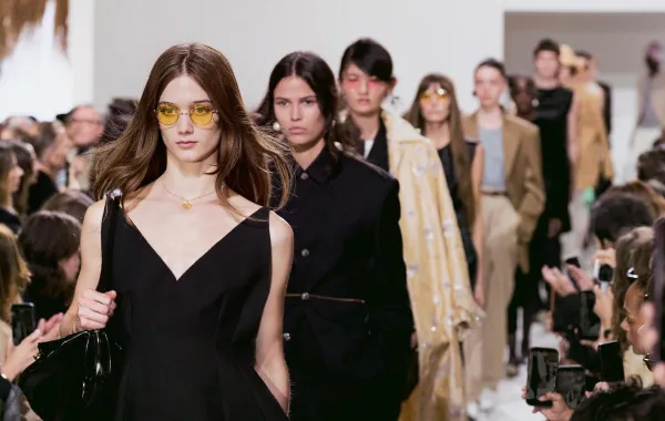 سيلين Celine ربيع وصيف 2027 -الصورة من العلامة