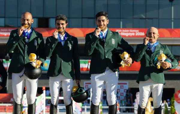 السعودية تحصد ذهبية قفز الحواجز للفرق في ناغويا 2026 للمرة الثالثة تواليًا - مصدر الصورة: حساب فريق السعودية على منصة إكس