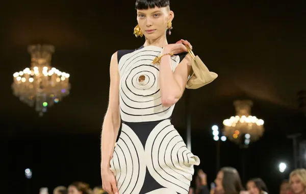 سكياباريللي  Schiaparelli ربيع وصيف 2027 - مصدر الصورة Launchmetrics/Spotlight ©