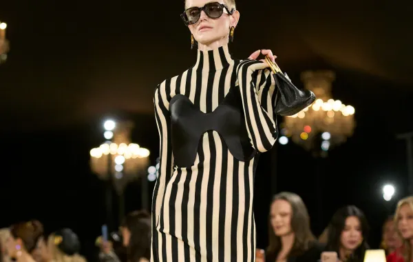 سكياباريللي Schiaparelli ربيع وصيف 2027 -مصدر الصورة Launchmetrics/Spotlight ©