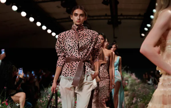 ايلي صعب Elie Saab ربيع وصيف 2027 - الصورة من Launchmetrics/Spotligh©