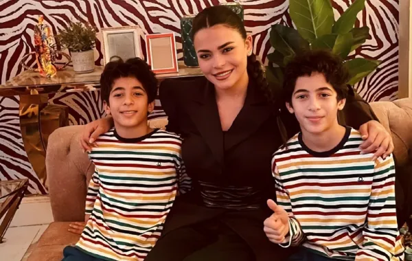 أسماء جلال من كواليس الفيل على الدرفيل- الصورة من حساب الطفل آسر جمال على إنستغرام