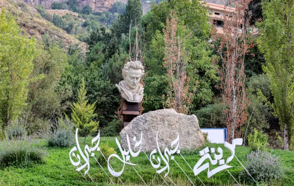 الأديب والشاعر والفنان التشكيلي اللبناني- الأمريكي جبران خليل جبران