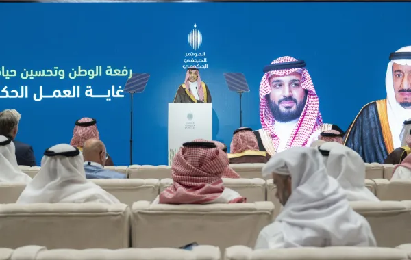 وزير الإعلام سلمان الدوسري خلال المؤتمر الصحفي الحكومي الـ 37