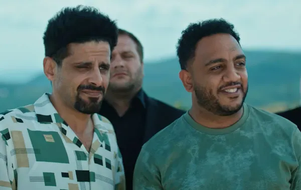 حمدي الميرغني وأوس أوس من فيلم كريبتو- الصورة من شاشة عرض إعلان الفيلم