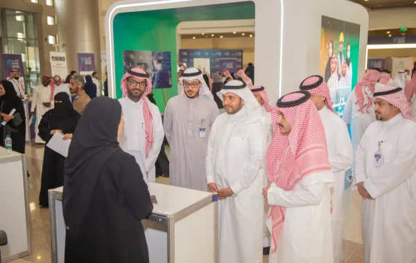 معرض الخريج والوظيفة 30