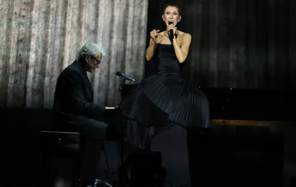 سيلين ديون Celine Dion في باريس- (مصدر الصورة  Stephane Cardinale - Corbis/Corbis via Getty Images)