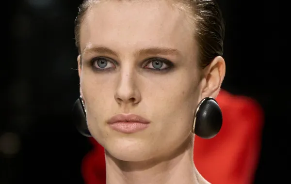 من عرض جيفنشي Givenchy لخريف 2026 الصورة من Launchmetrics/Spotlight©