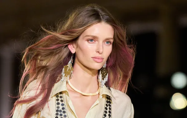 من عرض ايزابيل مارانت Isabel Marant ربيع وصيف 2027 - مصدر الصورة Launchmetrics/Spotlight ©