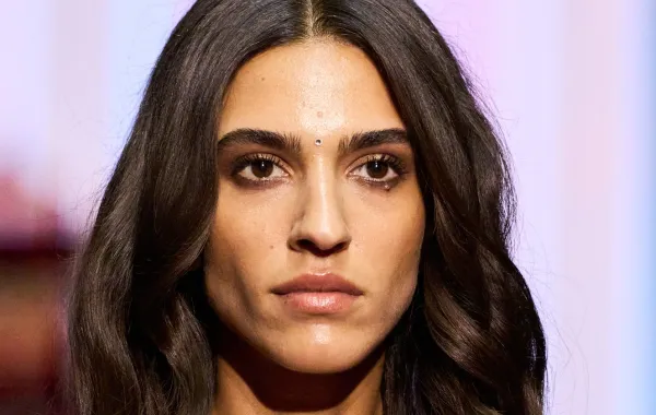 من عرض Tahiliani  ربيع صيف 2027 -الصورة من Launchmetrics/Spotlight©