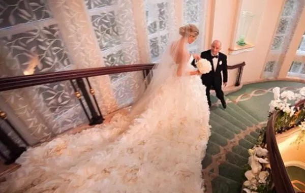 بعيداً عن عروض الأزياء: فساتين زفاف لعرائس حقيقيات!