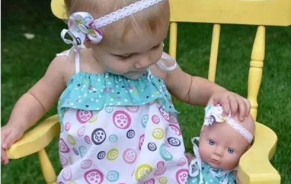 أنا ولعبتي نسخة طبق الأصل